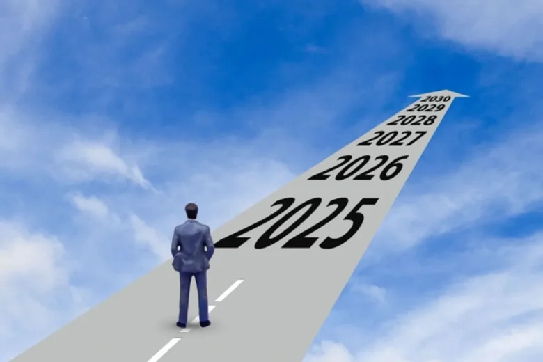 未来を見据えるビジネスマン